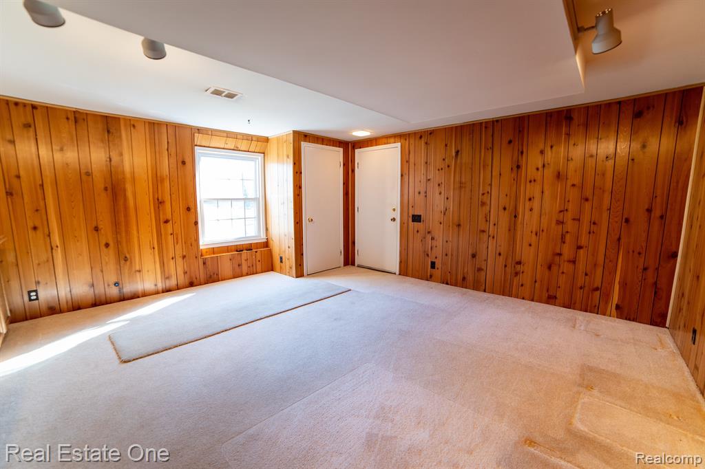 1041 Rock Spring Road Bloomfield Hills, MI 48304 - Photo 36 of 55