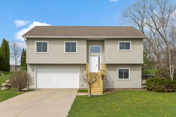$299,900 | 1055 Goehl Road, Waterloo, WI 53594