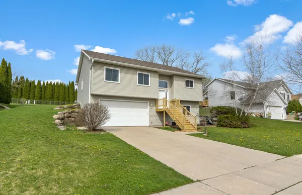 $299,900 | 1055 Goehl Road, Waterloo, WI 53594