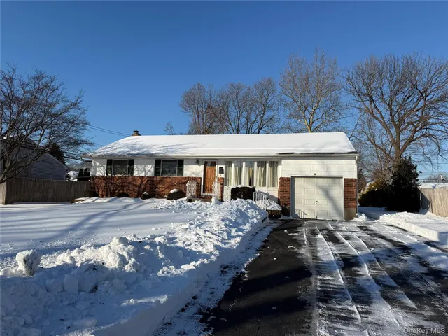 $729,000 | 9 Hayrick Lane, Commack, NY 11725