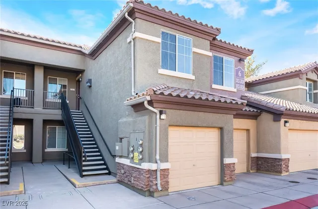 $349,999 | 6868 Sky Pointe Drive, Unit 2021, Las Vegas, NV 89131