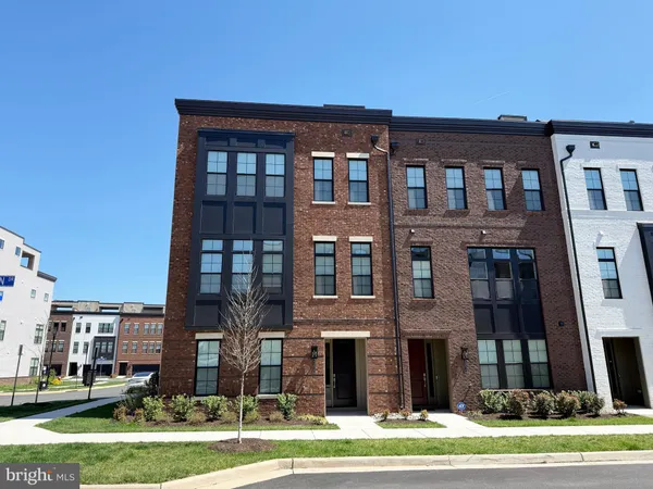 $1,085,000 | 22212 Foundation Drive, Ashburn, VA 20148