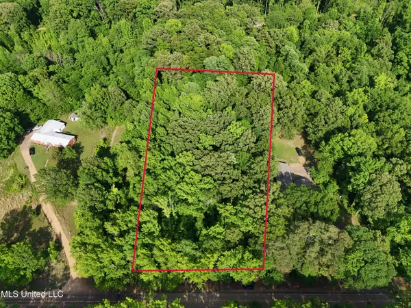 $17,900 | 3550 Highway 3, Sarah, MS 38665