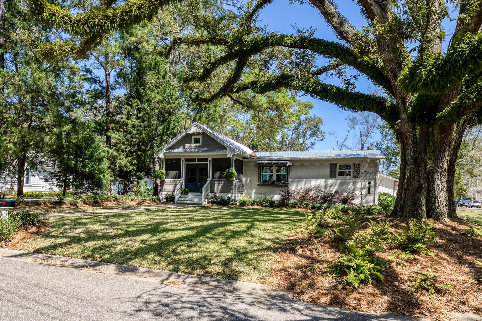 357 Fig Avenue Fairhope, AL 36532 - Photo 4 of 41