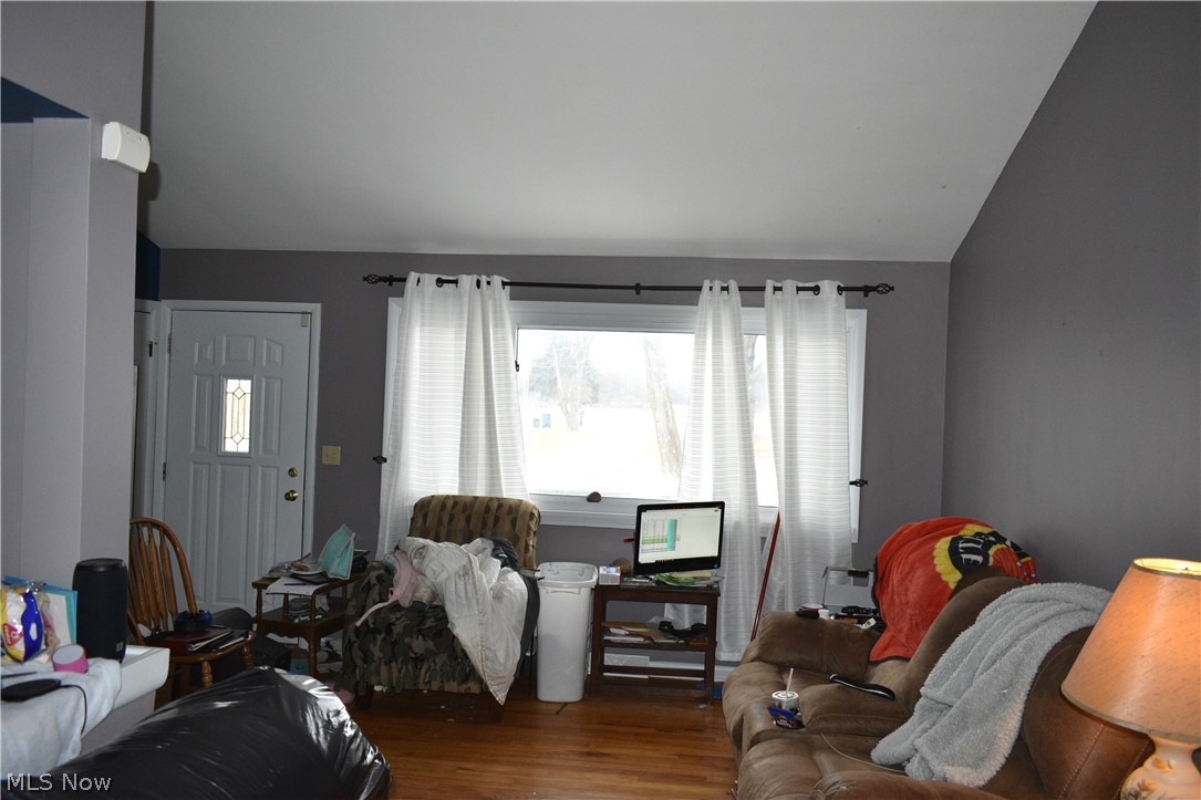 2036 Wright Road Akron, OH 44320 - Photo 4 of 24 Gallery Image 4
