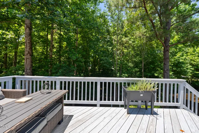 $525,000 | 204 Edgepine Drive, Holly Springs, NC 27540