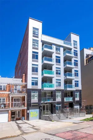 $818,000 | 144-69 Barclay Avenue, Unit 4A | Murray Hill - Flushing