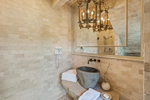 $2,750,000 | 6345 Meadows W Drive, Fort Worth, TX 76132