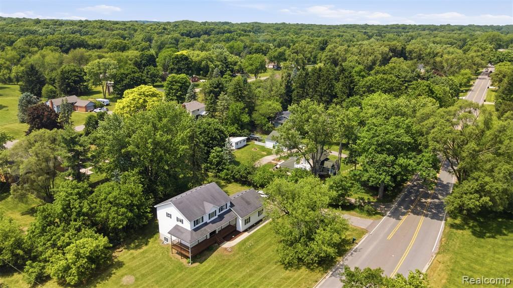 4482 Pleasant Valley Road Brighton, MI 48114 - Photo 32 of 35