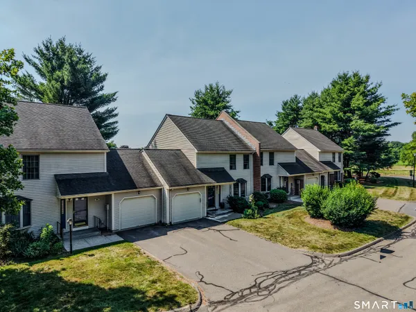 $399,900 | 43 Carriage House, Unit 43, Enfield, CT 06082