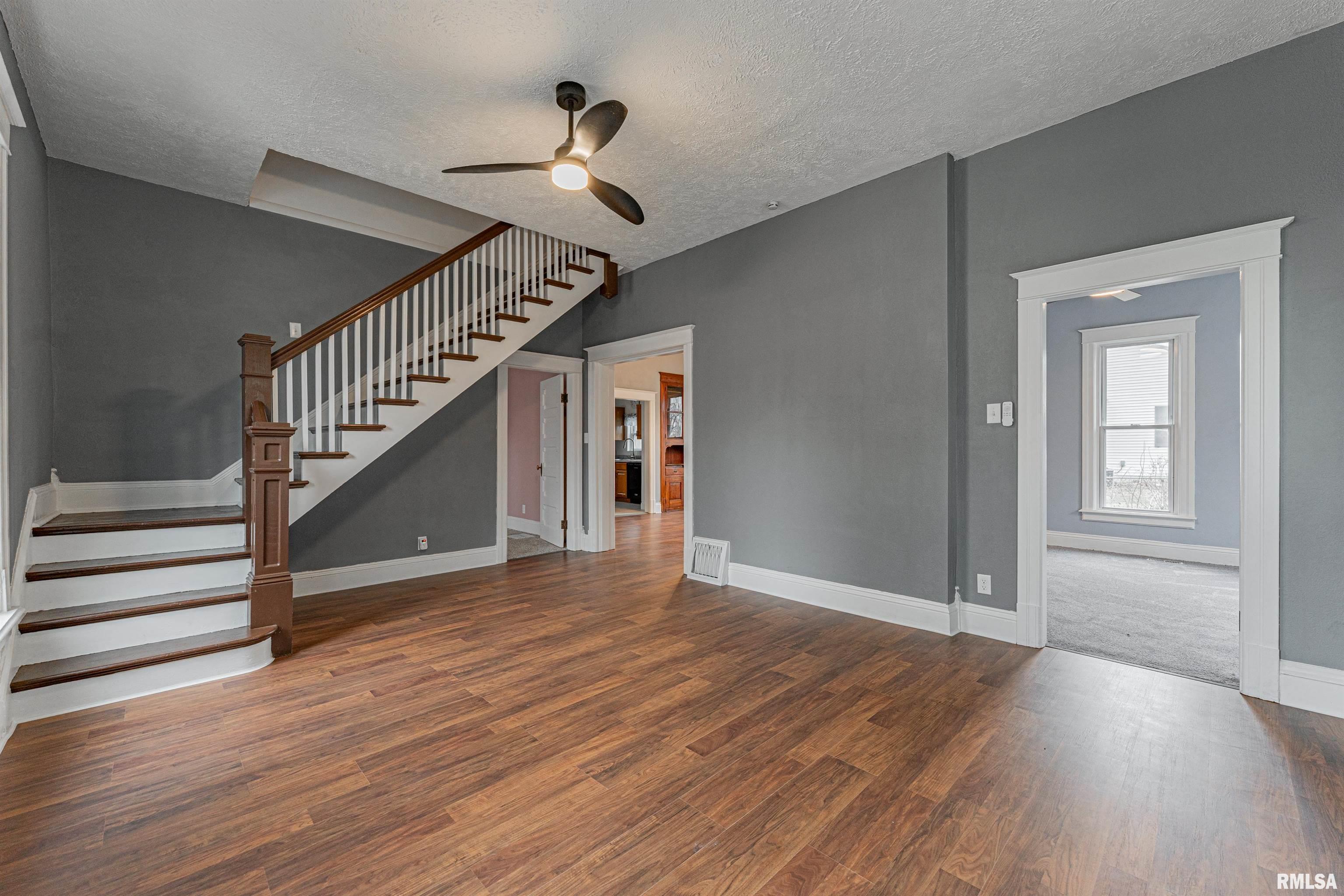 205 South Carter Street Buffalo, IL 62515 - Photo 4 of 29