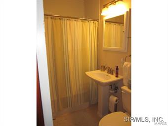 215 North Central Avenue Roxana, IL 62084 - Photo 11 of 16 Gallery Image 11
