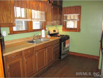 215 North Central Avenue Roxana, IL 62084 - Photo 8 of 16 Gallery Image 8