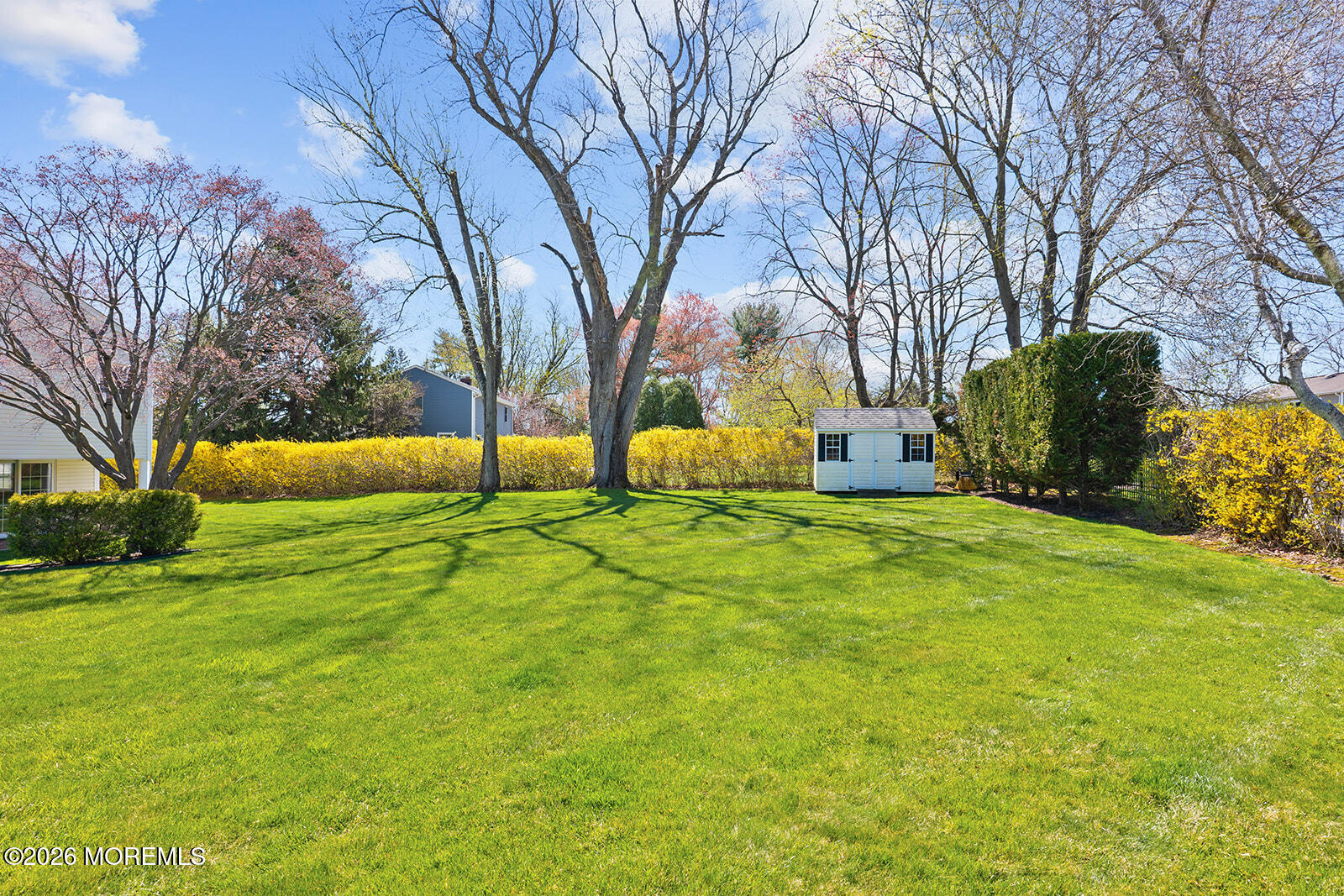 73 Windham Way Freehold, NJ 07728 - Photo 7 of 40 DSTRKT-6