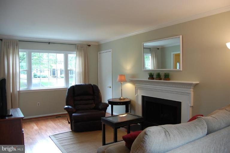 2402 Ivywood Road Reston, VA 20191 - Photo 17 of 30 Family Room