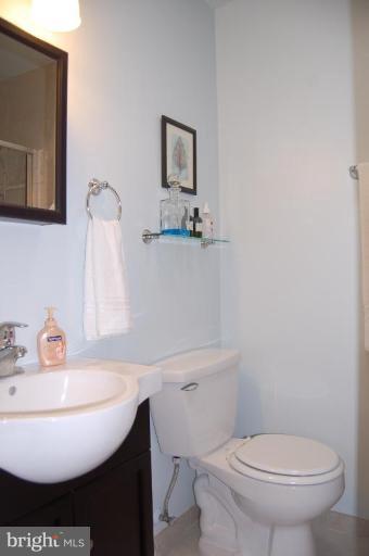 2402 Ivywood Road Reston, VA 20191 - Photo 21 of 30 Master Bath