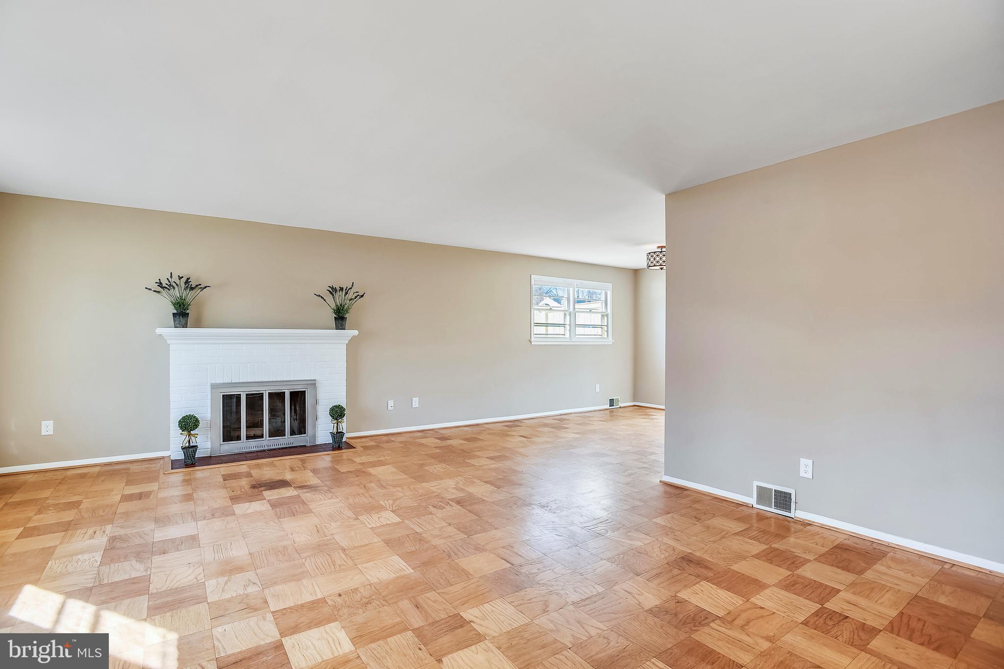 7308 Foxe Place Springfield, VA 22151 - Photo 7 of 38