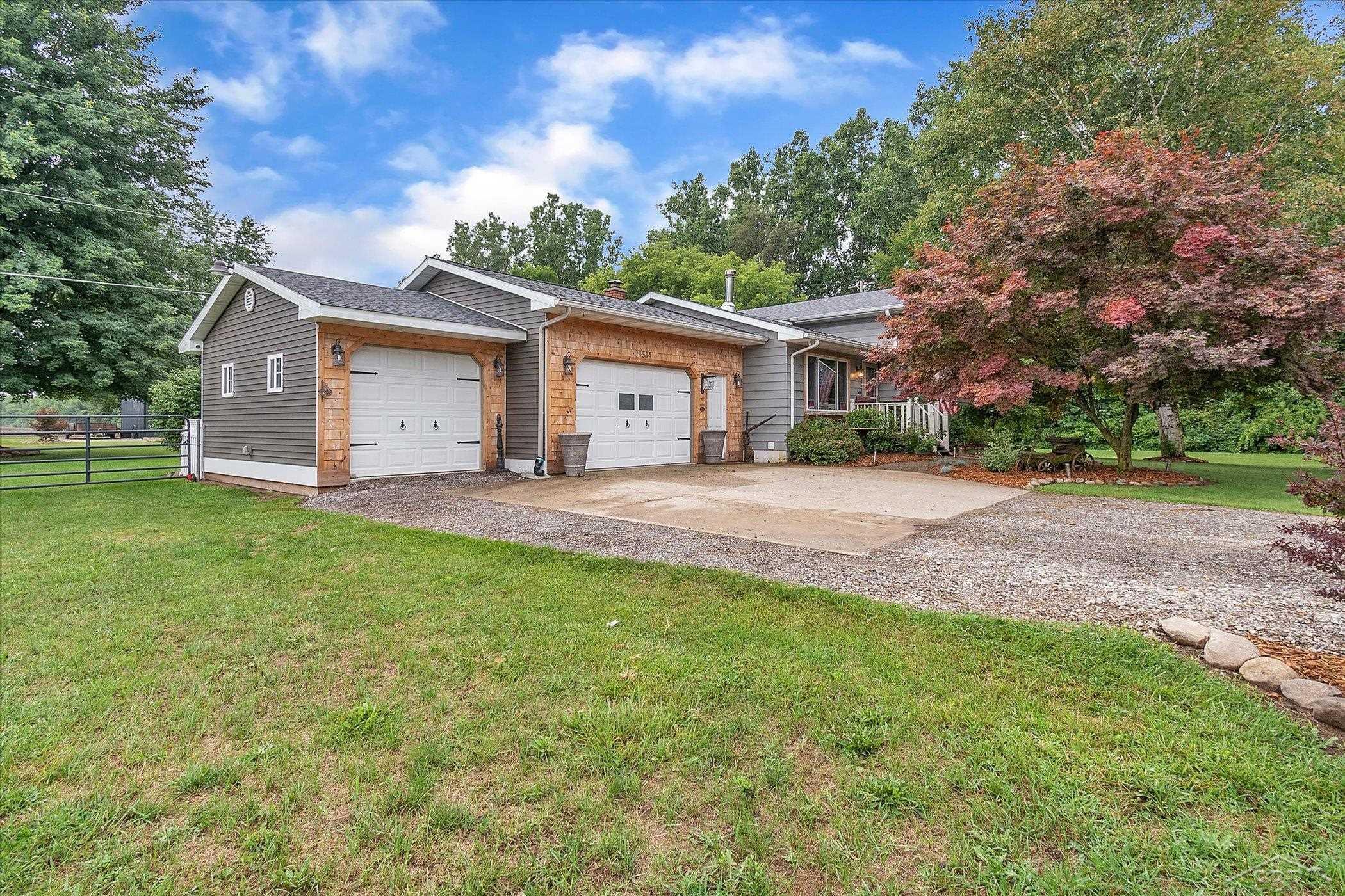 11514 East Burt Road Birch Run, MI 48415 - Photo 3 of 66 50085625-2.JPG