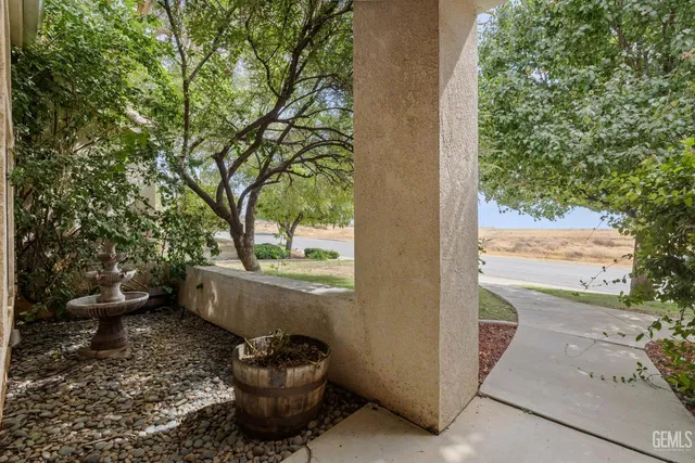 a view of a backyard with garden