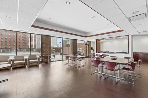 $390,000 | 1850 North Clark Street, Unit 2909, Chicago, IL 60614