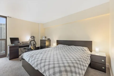 $390,000 | 1850 North Clark Street, Unit 2909, Chicago, IL 60614