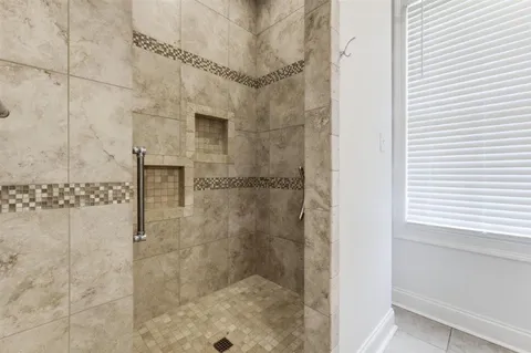 $865,000 | 5847 Lakeview Lane, Lake Charles, LA 70605