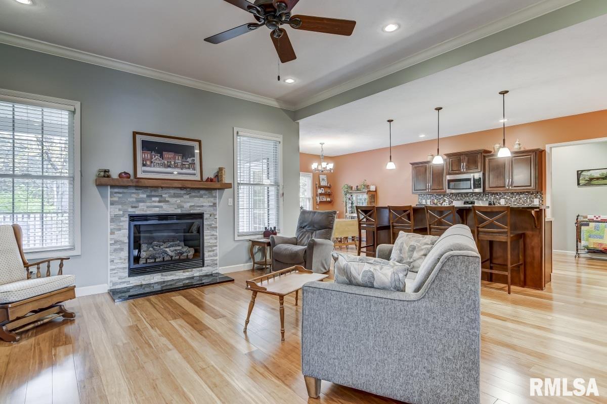1616 Hoechester Road Springfield, IL 62712 - Photo 4 of 33