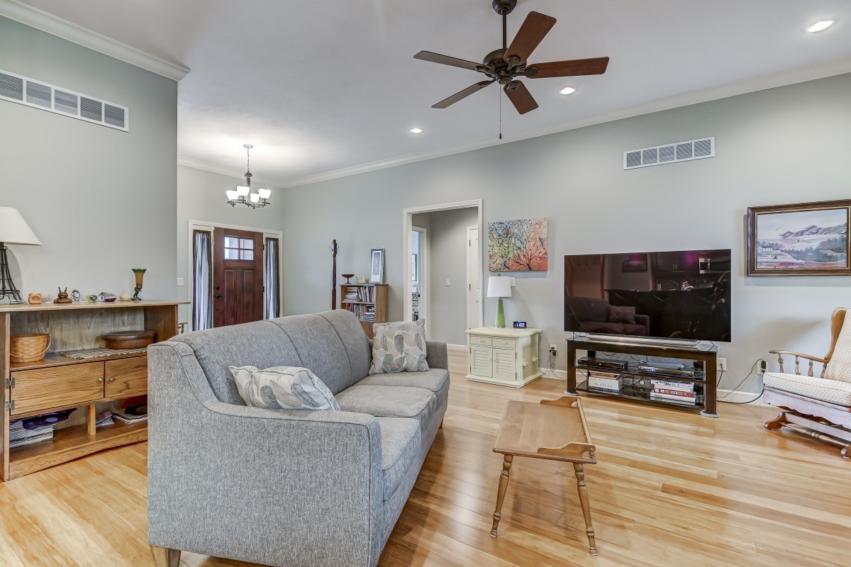1616 Hoechester Road Springfield, IL 62712 - Photo 7 of 33