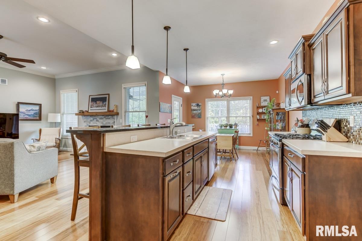 1616 Hoechester Road Springfield, IL 62712 - Photo 9 of 33