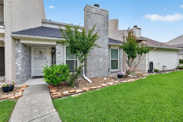 $210,000 | 53 Wellington Park, Baytown, TX 77520