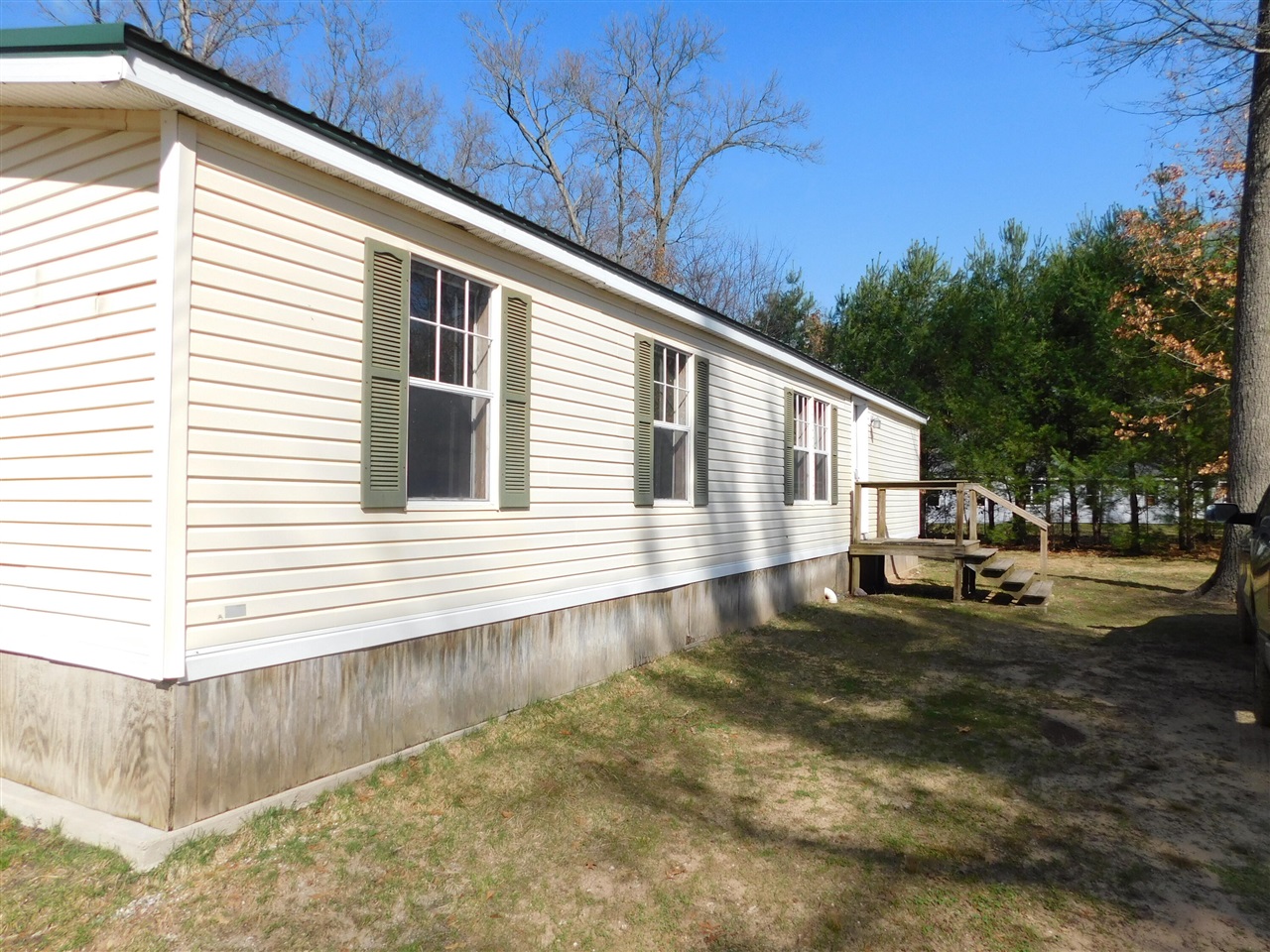 647 North Hart Road Wellston, MI 49689 - Photo 2 of 20