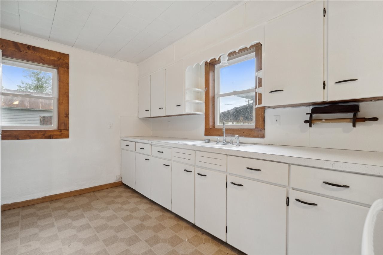 207 2nd Avenue Keystone, IA 52249 - Photo 6 of 25 Gallery Image 6