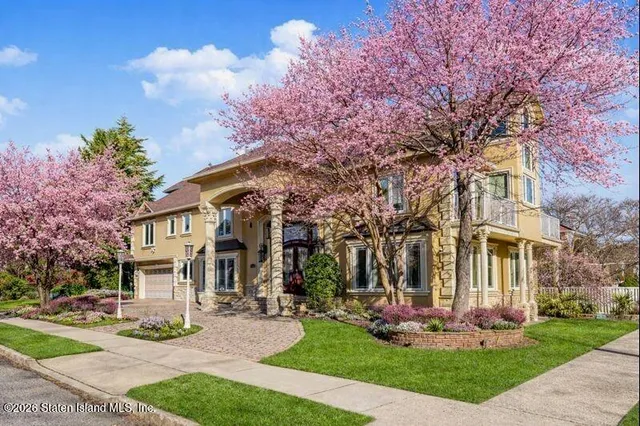 $3,100,000 | 133 Ryan Place | Annadale