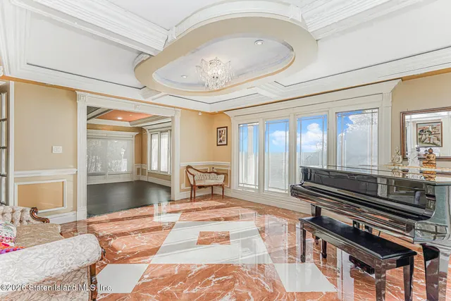 $3,100,000 | 133 Ryan Place | Annadale