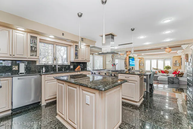 $3,100,000 | 133 Ryan Place | Annadale