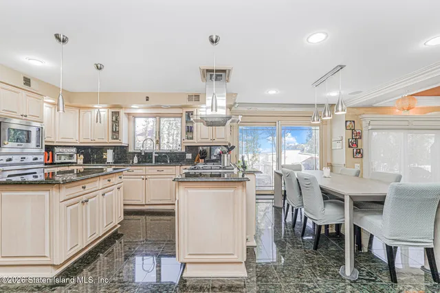 $3,100,000 | 133 Ryan Place | Annadale