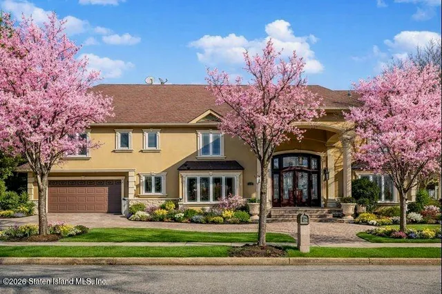 $3,100,000 | 133 Ryan Place | Annadale