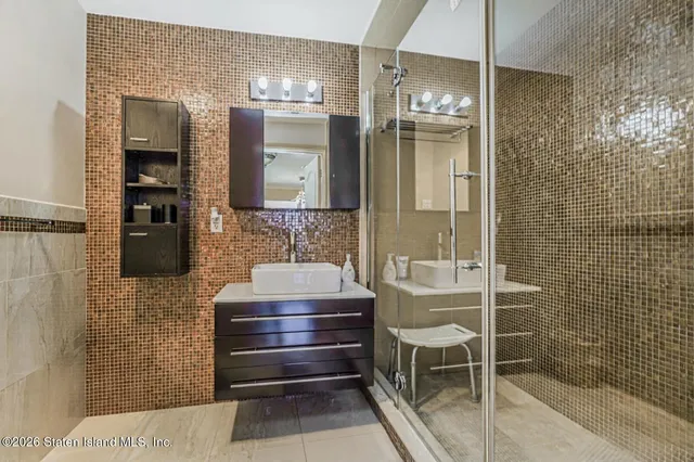 $3,100,000 | 133 Ryan Place | Annadale