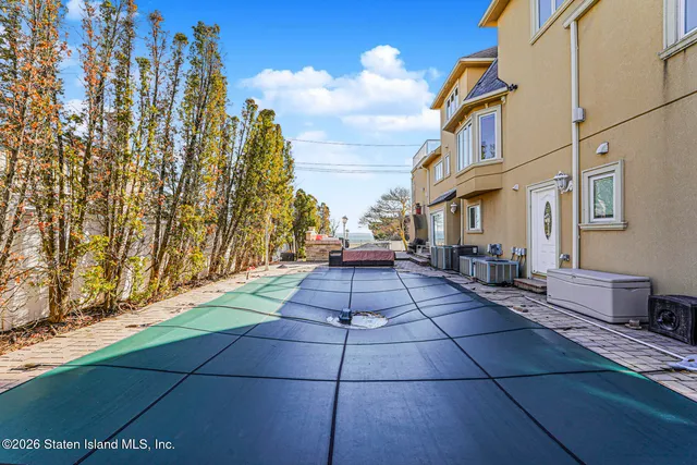 $3,100,000 | 133 Ryan Place | Annadale