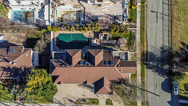 $3,100,000 | 133 Ryan Place | Annadale