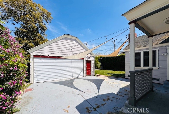 322 South Ohio Street Anaheim, CA 92805 - Photo 30 of 31 a view of a house with a patio