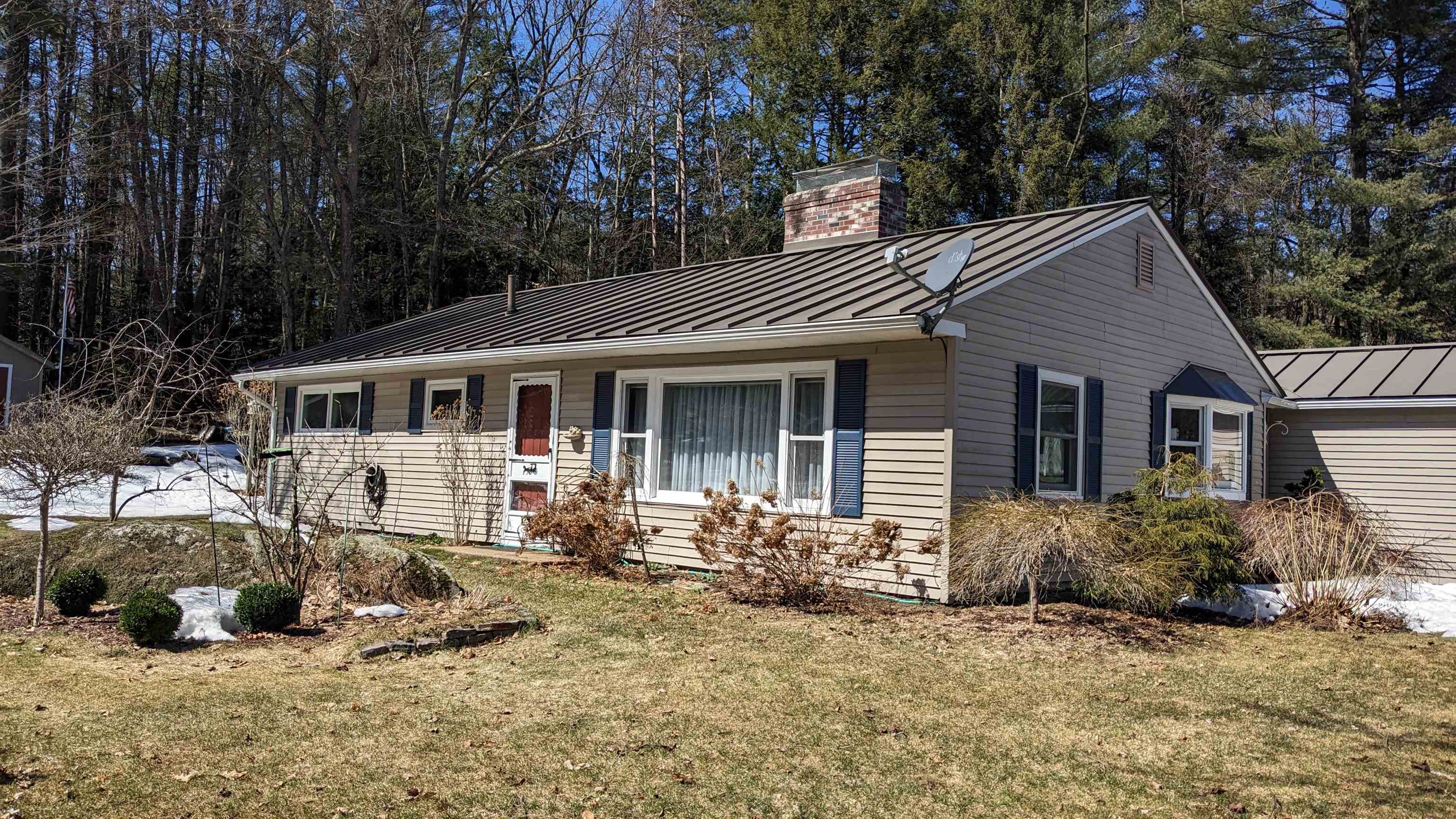 17 Rundlett Street Concord, NH 03301 - Photo 1 of 22 Gallery Image 1