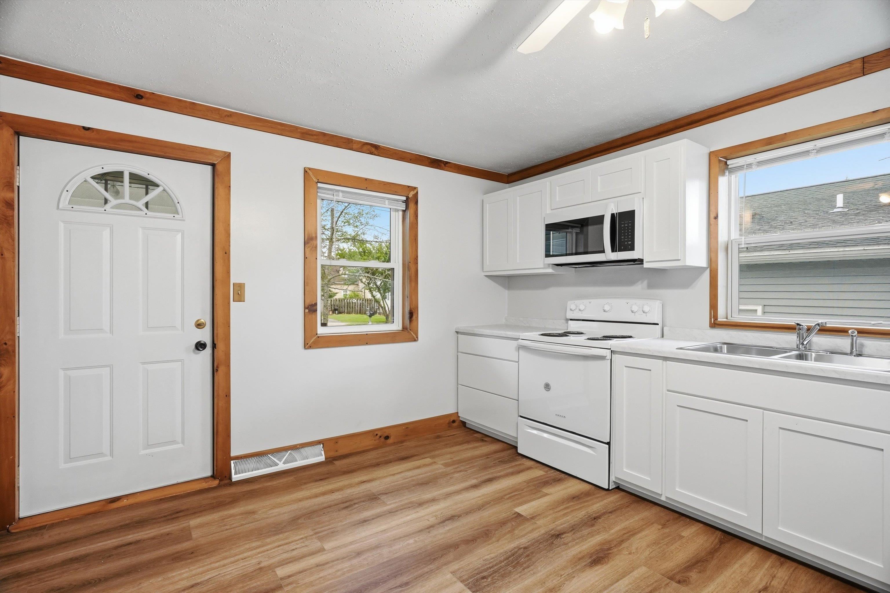 608 East 9th Street Marshfield, WI 54449 - Photo 9 of 25