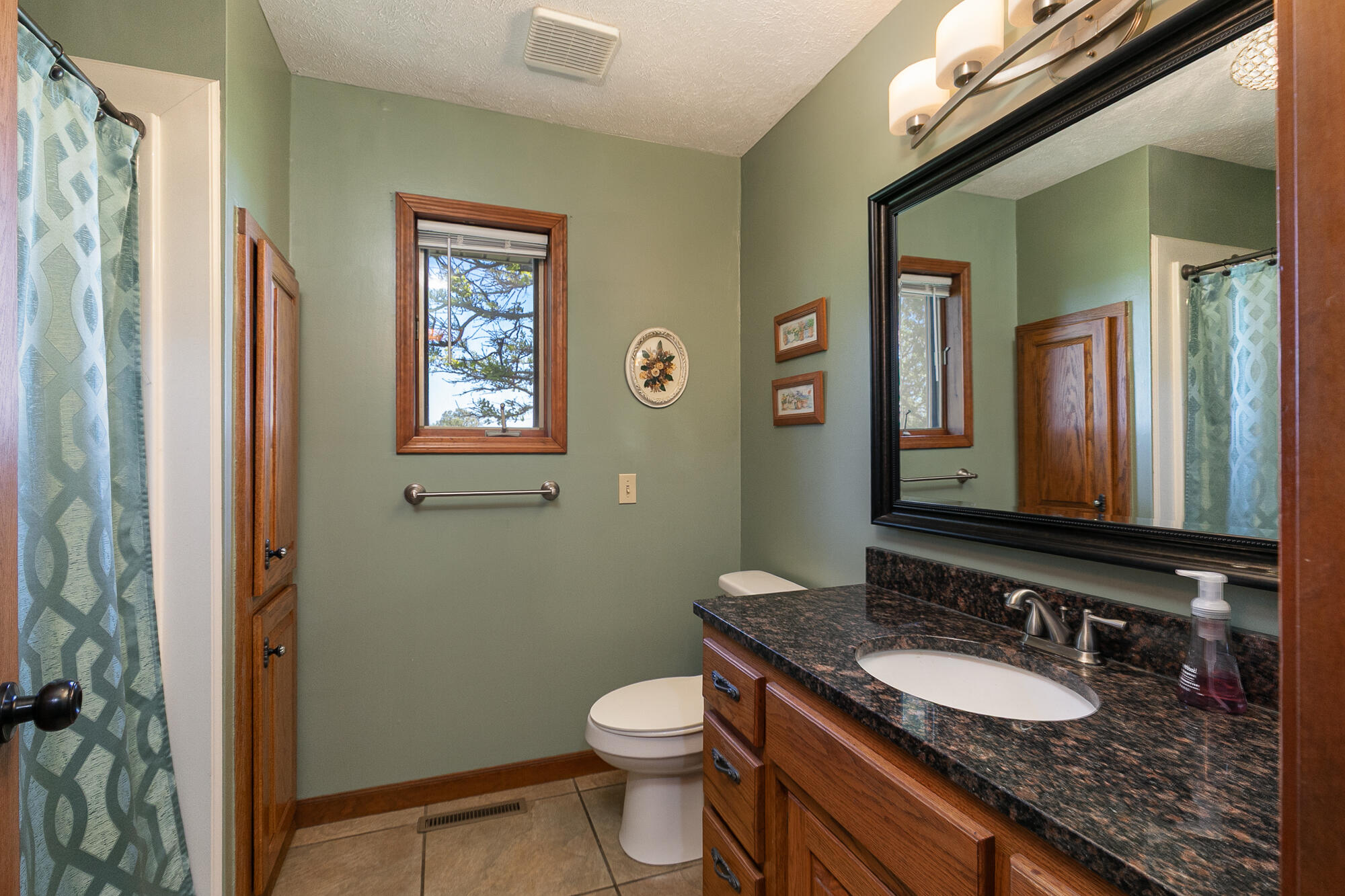 2274 Cologna Road Marshfield, MO 65706 - Photo 21 of 33 Cologna bathroom