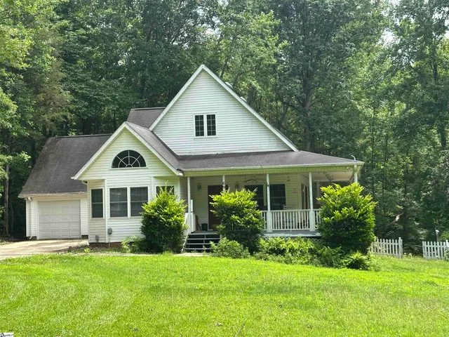 $339,900 | 693 Grandwood Boulevard, Gray Court, SC 29645