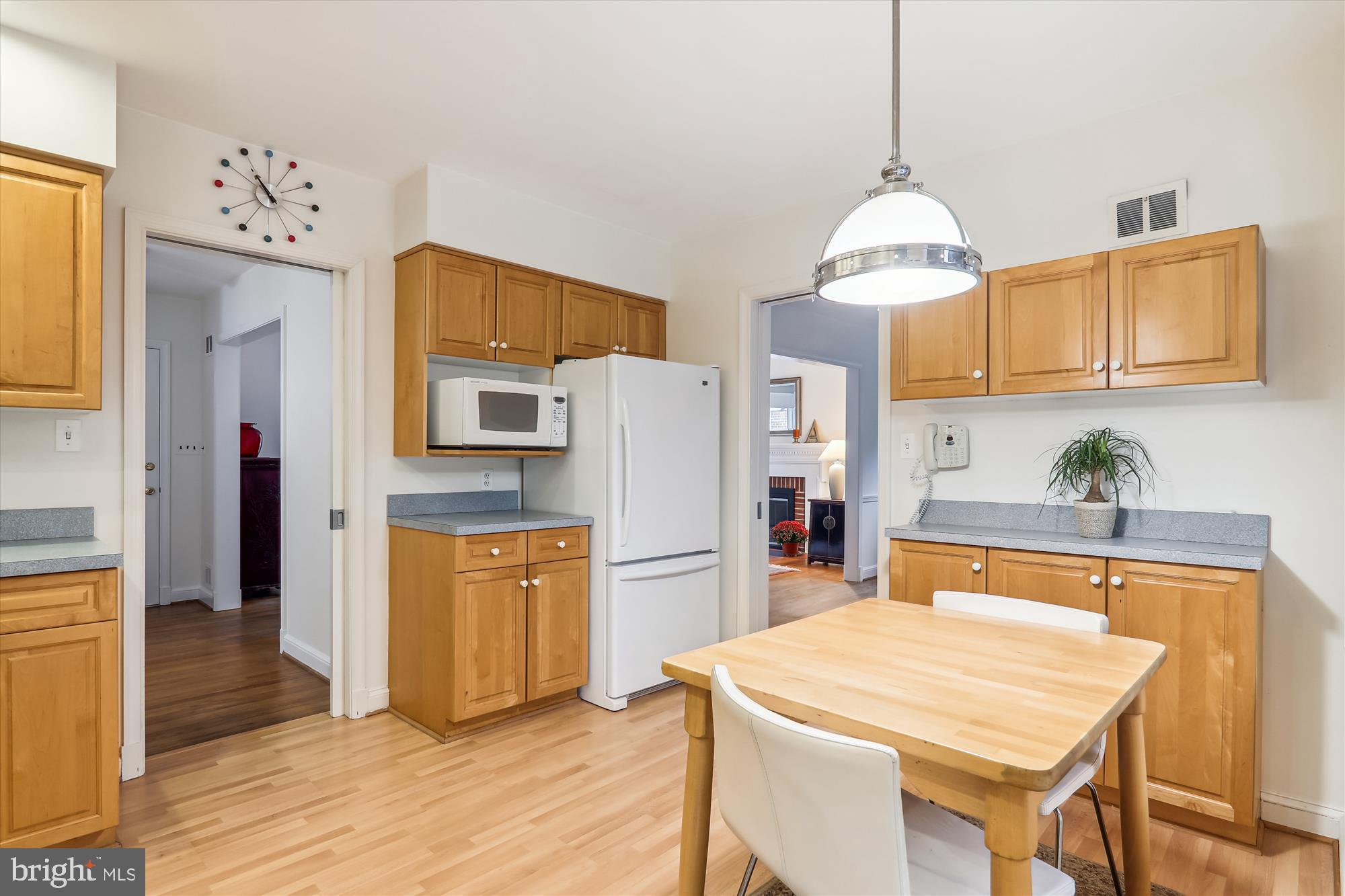 4504 Edgefield Road Kensington, MD 20895 - Photo 13 of 56 Table space Kitchen