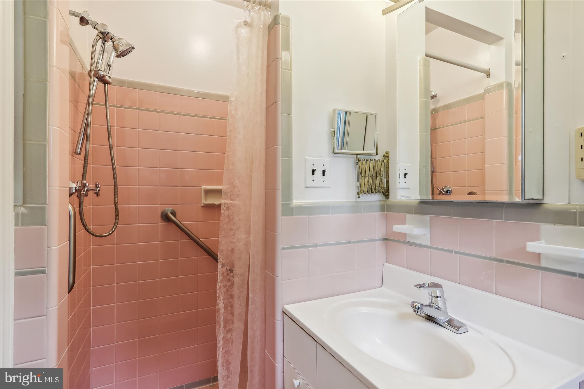 4504 Edgefield Road Kensington, MD 20895 - Photo 19 of 56 Master Bath