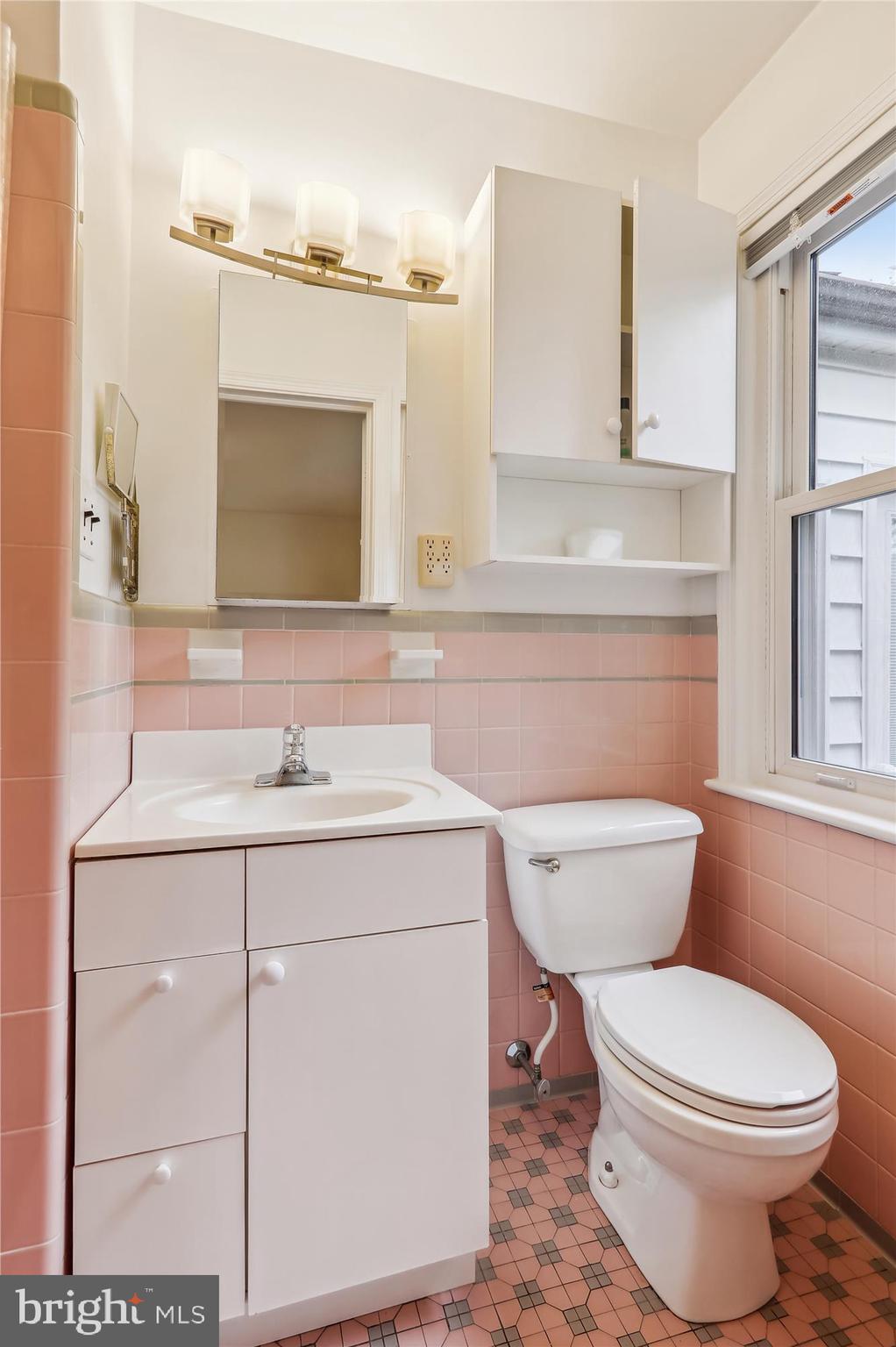 4504 Edgefield Road Kensington, MD 20895 - Photo 34 of 56 Primary Bath