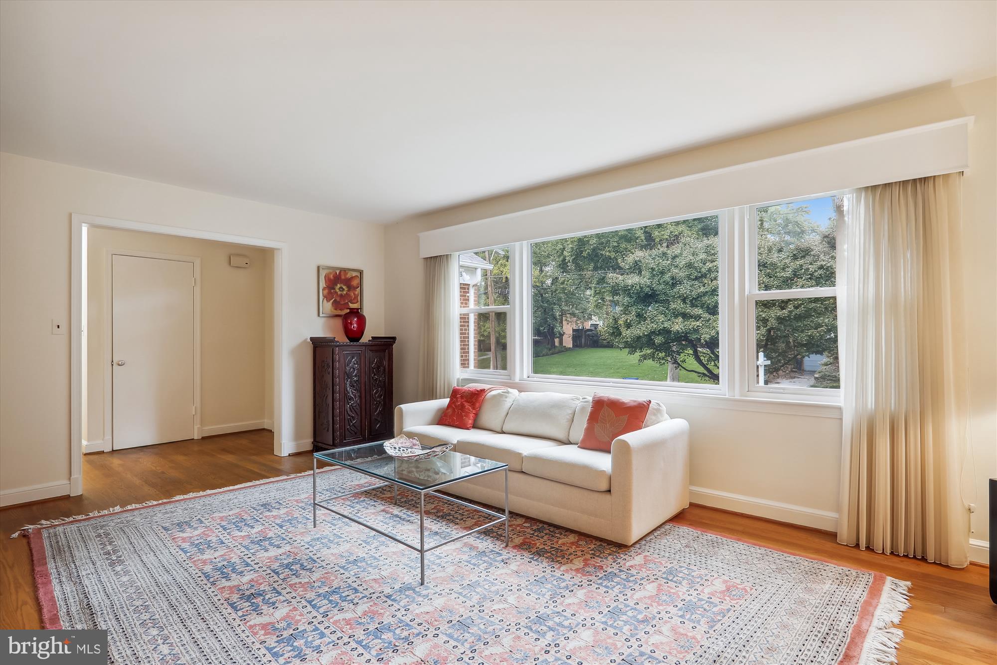 4504 Edgefield Road Kensington, MD 20895 - Photo 7 of 56 Living Room with Hardwood floors