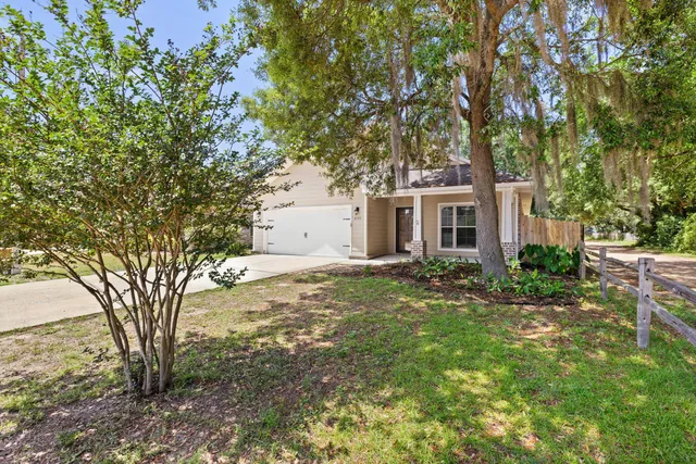 $2,500 | 8393 New Orleans Court, Navarre, FL 32566